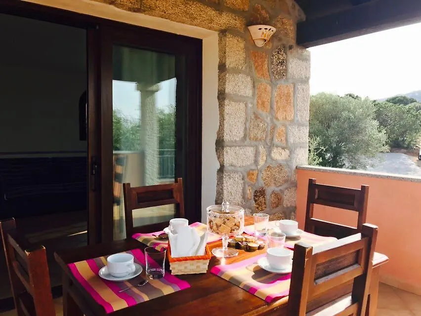 度假居 I Mari Di Gallura Apartment 圣特奥多罗